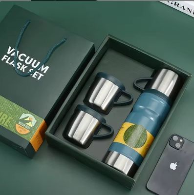 Light Grey Business Custom Gift Set 680ml Insulated Water Bottle Double Wall 304 Stainless Steel Thermos Vacuum Flask With 2 Cups
