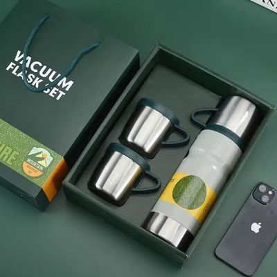 Light Grey Business Custom Gift Set 680ml Insulated Water Bottle Double Wall 304 Stainless Steel Thermos Vacuum Flask With 2 Cups