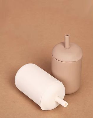 Portable Leakproof BPA Free Silicone Sports Kettle for Kids Sustainable and Convenient