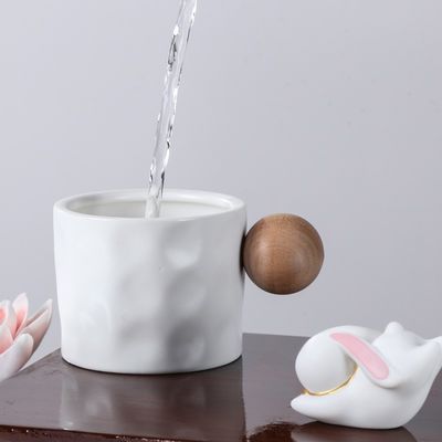 Leak-proof Portable Office Water Bottle with Stylish Custom Pattern 330ML Ceramic Cup