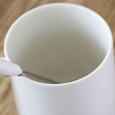 Sustainable Ceramic Mug Cup With Lid and Customized Logo for Tea Lovers in 0.5kg Size