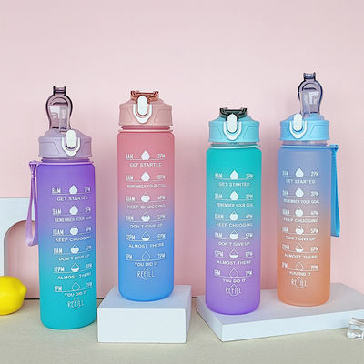 Custom Pattern 30oz BPA Free Plastic Water Bottle With Time Marker and 900Ml Capacity