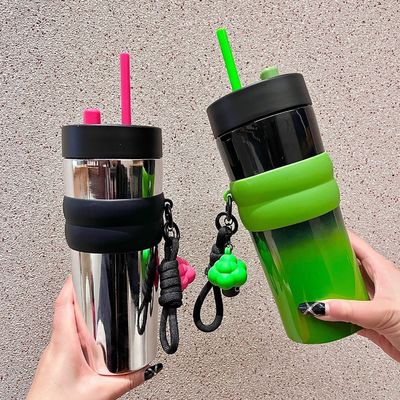 Stainless Steel Ice Drink Bottle with Large Capacity and Insulated Vacuum Design 24oz