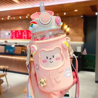 Anti-corrosion Coated 620ml Plastic Water Bottle with Bear Shaped Lid and Lanyard Cute