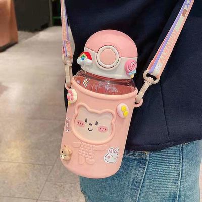Anti-corrosion Coated 620ml Plastic Water Bottle with Bear Shaped Lid and Lanyard Cute
