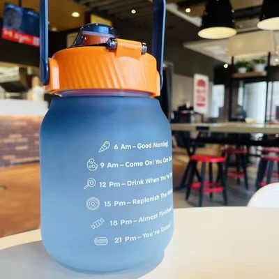 Minimalist Design Style 1100ml 1300ml PC Plastic Drinking Bottle with Customized Logo