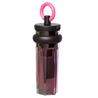 700ml Large Capacity Plastic Water Bottle with Leak-proof Design and Reusable Straw