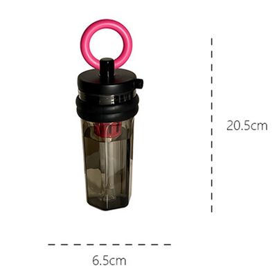 700ml Large Capacity Plastic Water Bottle with Leak-proof Design and Reusable Straw