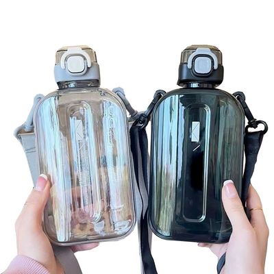 Convenient and Customizable Attractive Design BPA Free Sports Water Bottle 750ML