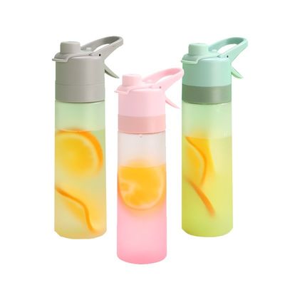 Custom Logo Outdoor Bicycle Cycling Water Bottle with 650ML Capacity and Spray Function