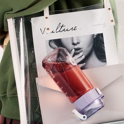 Outdoor Sport Travel Water Bottle with Touch Scale Line and Handgrip Made of Tritan