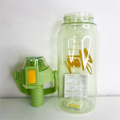 Equipped with Anti-corrosion Coating 850ml and 1L Korea Tritan Fruit Infuser Bottle