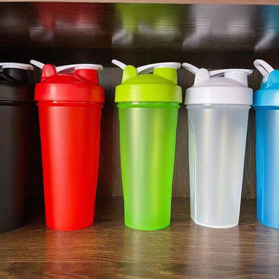 Stocked 700ml Black Drinks Plastic Bottles Fitness Bpa Free Customized Slim Plain Gym Protein Shaker Bottle Gym Cups With Logo