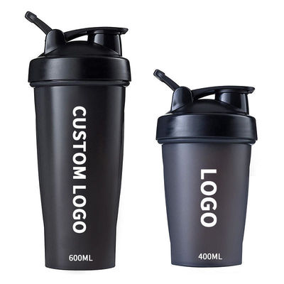 Stocked 700ml Black Drinks Plastic Bottles Fitness Bpa Free Customized Slim Plain Gym Protein Shaker Bottle Gym Cups With Logo