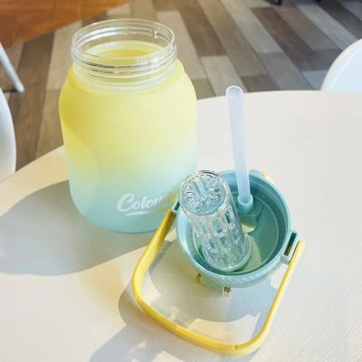 Outdoor Sports/Camping High Appearance Plastic Cup with Straw and Large Capacity