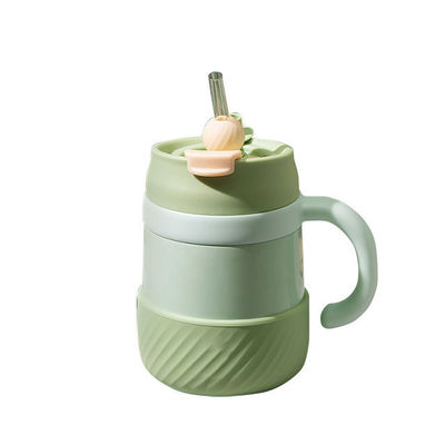 Functional and Fashionable Ladies' Large Capacity Straw Cup for All Your Drink Needs