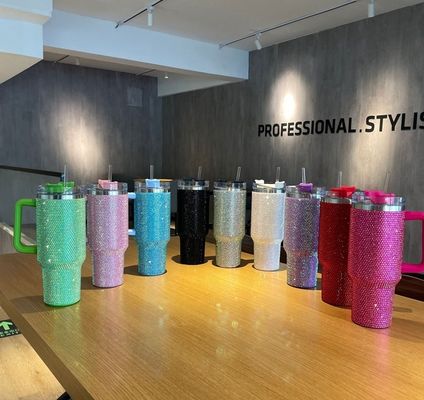 Customizable Reusable Cold Color 300ml/400ml Double Wall Cup with Diamond Studded Lid
