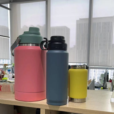 Stainless Steel 304 Vacuum Cup Insulated Water Bottle 650ml for Sport and Production