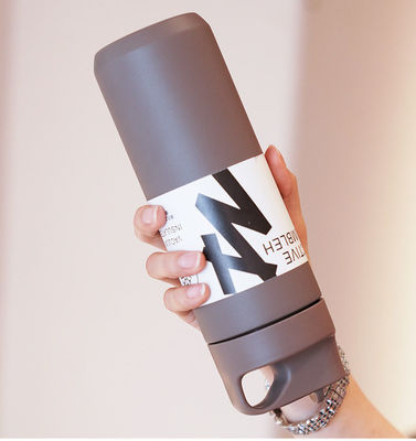 Double Walled Vacuum Water Bottle 550ml Capacity Insulated Sports Bottles with Handle